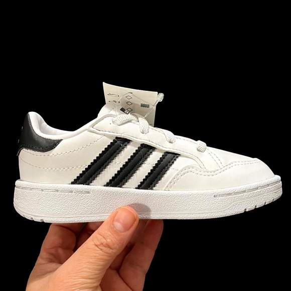 adidas Originals Toddler Boys Team Court Sneaker Sz 9 White Black Casual Comfy - Picture 2 of 11